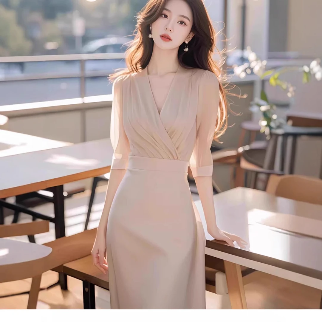 夏季法式爆款超好看厅里气钓系约会小清新收腰显瘦香槟色连衣裙女