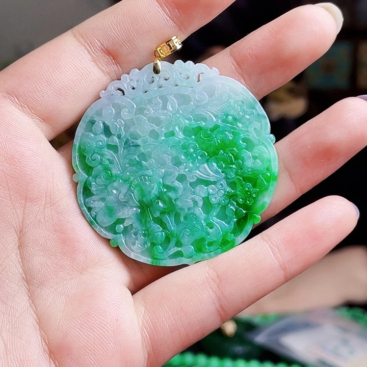 翡翠18K金镶嵌颈饰多样性