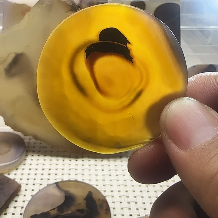 玛瑙/玉髓未镶嵌珠宝奇石