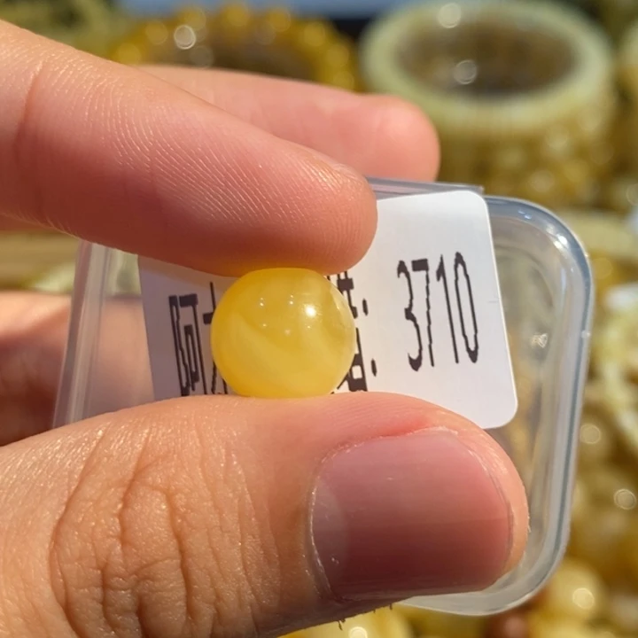 琥珀未镶嵌珠宝奇石3710