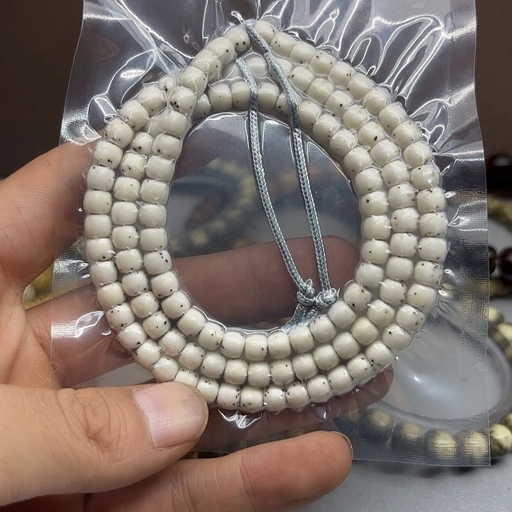 星月菩提手串F11。