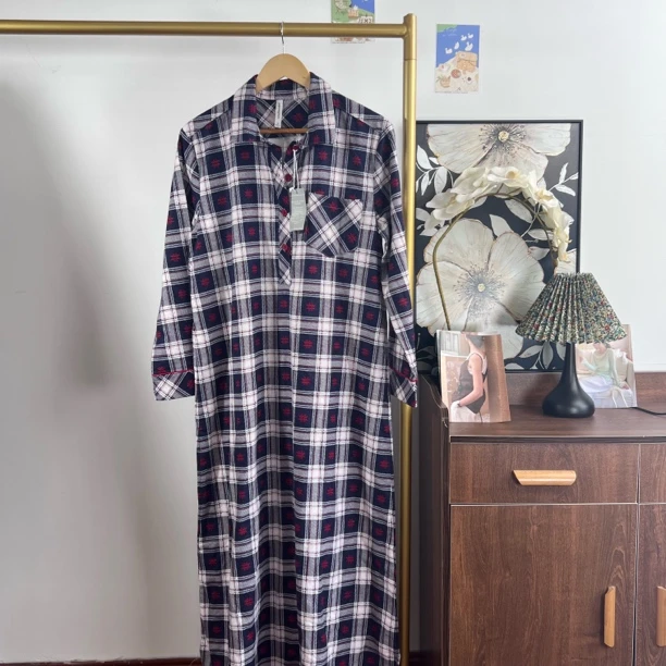 简约格子长袖女秋季圆领睡裙女士连衣裙经典显瘦1902
