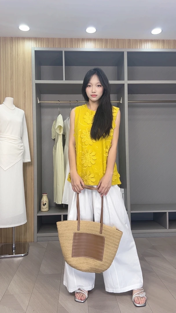 韩系甜美立体花朵刺绣无袖衬衫夏季新款百搭减龄宽松背心