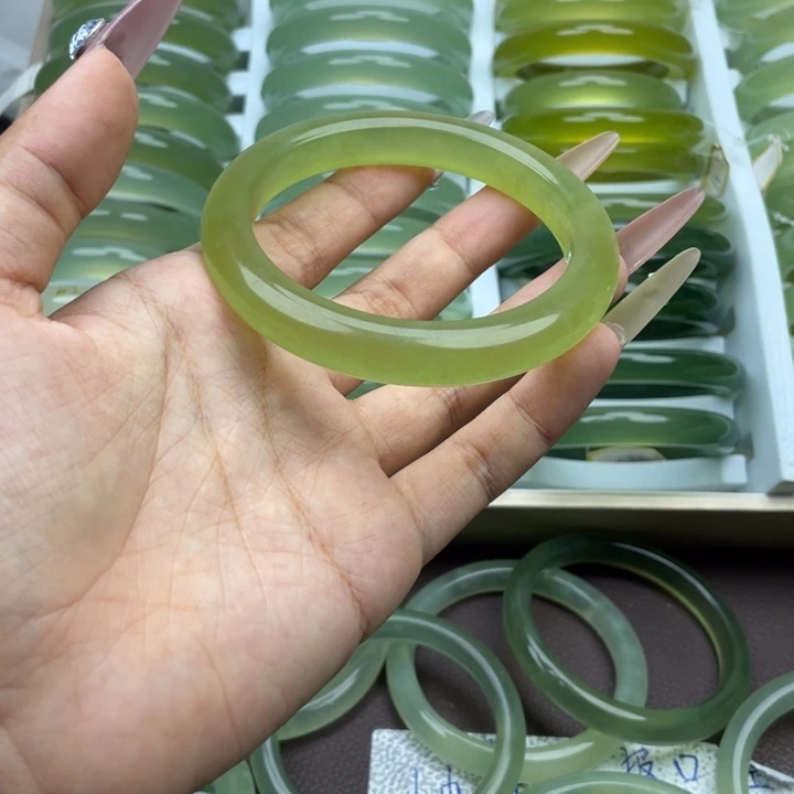烁***烁未镶嵌蛇纹石玉手镯
