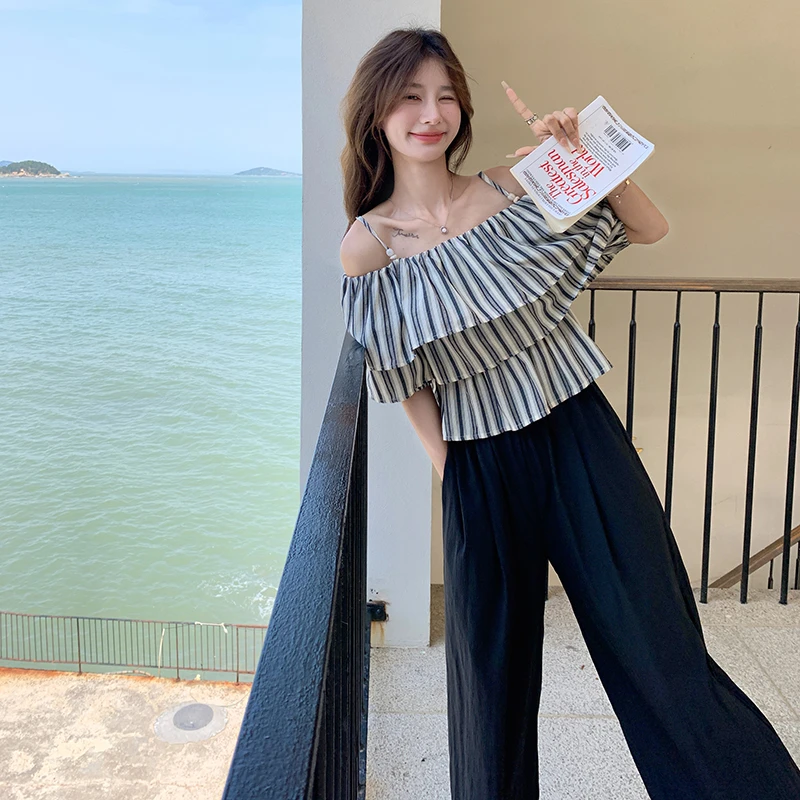 荷叶边竖条纹露肩衬衫阔腿长裤两件套女夏装新款小众设计感套装潮