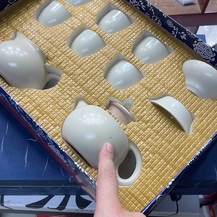 孤品茶具套装等。