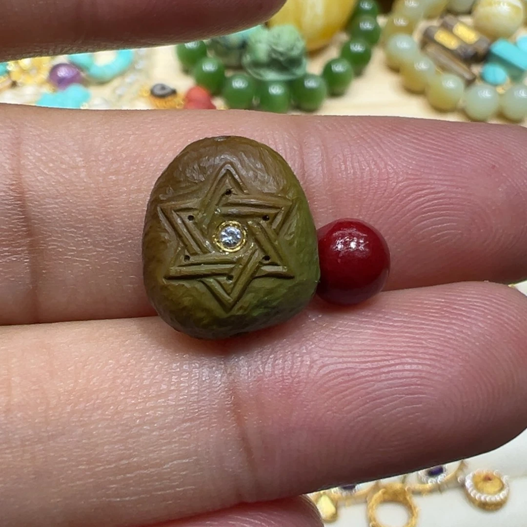 南红玛瑙未镶嵌颈饰小***饱