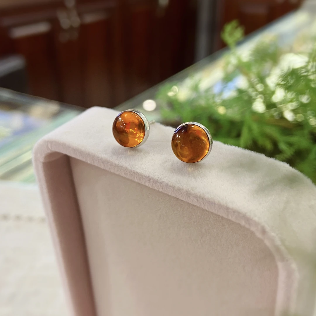 银镶琥珀净水血珀耳钉