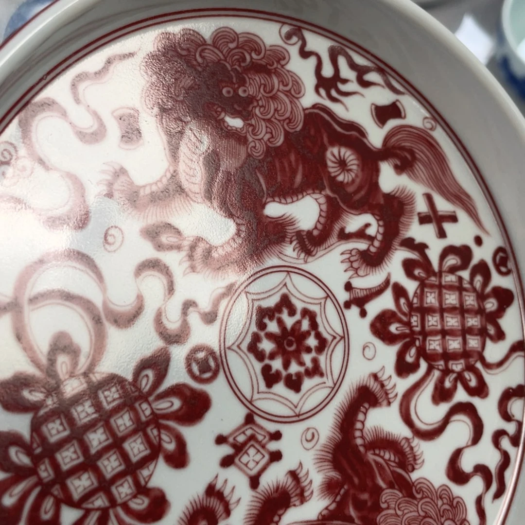 瓷片景德镇釉里红狮子滚绣球大壶承