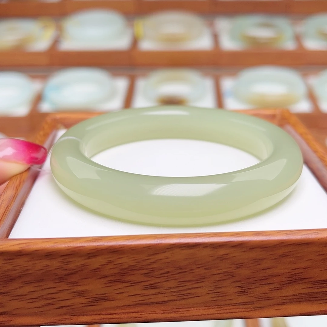 和田玉手镯未镶嵌58