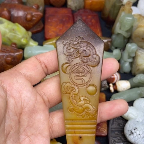 蛇纹石玉未镶嵌颈饰93