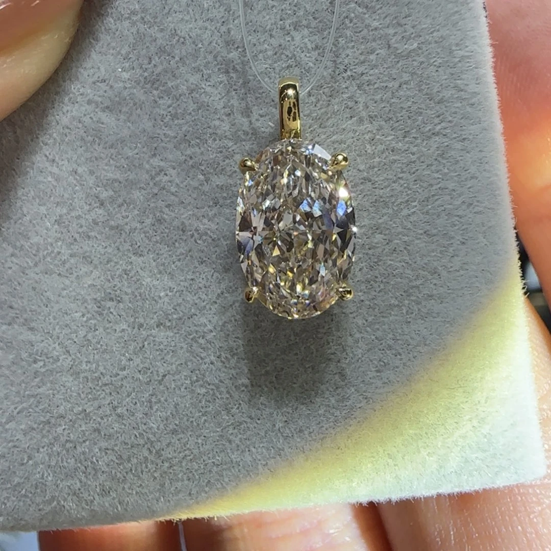 18K金镶嵌实验室培育钻石2卡椭圆吊坠