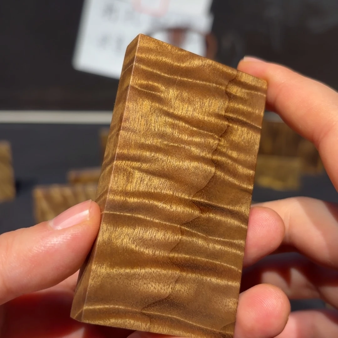 用***4金丝楠木无事牌材料