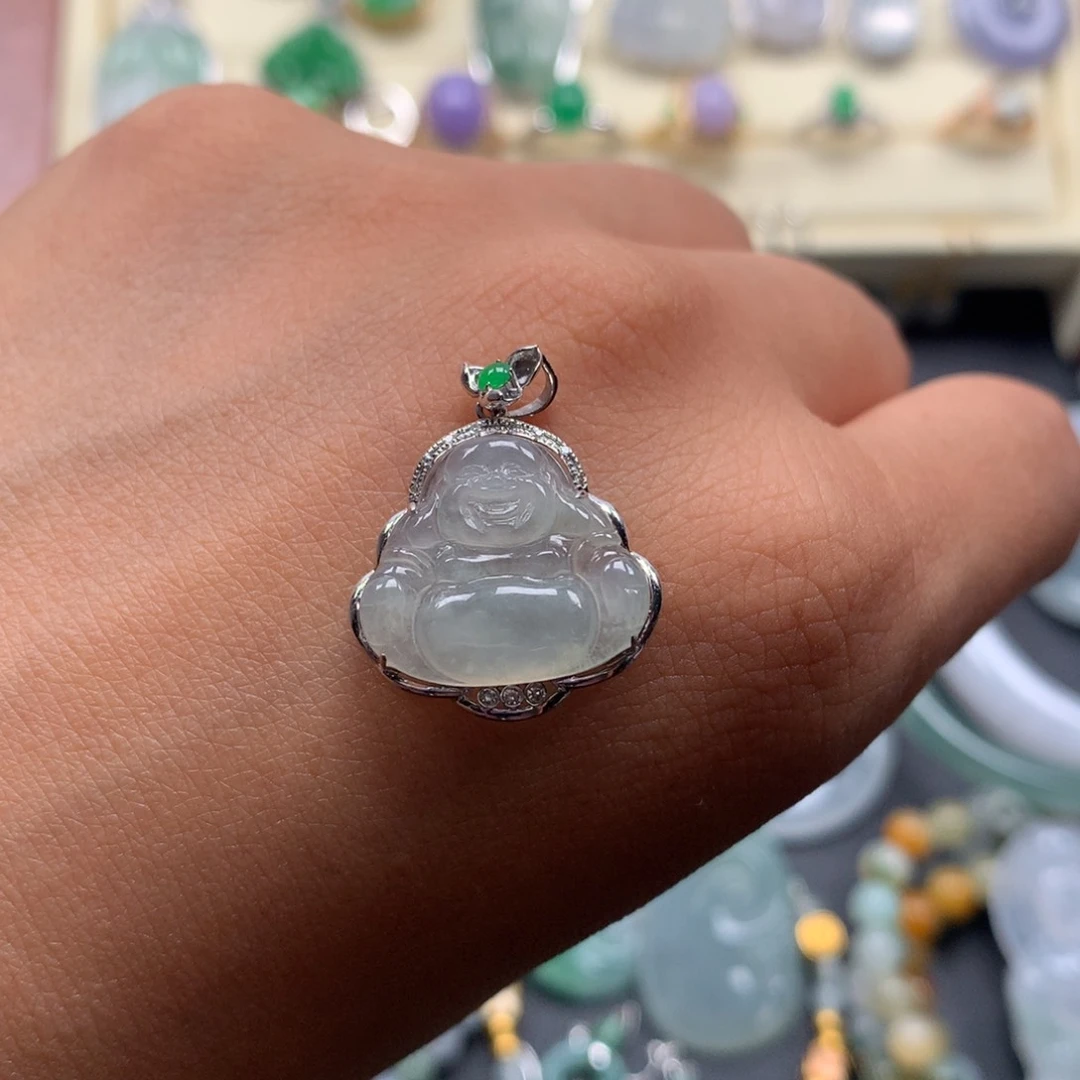 颈饰18K金镶嵌翡翠佛公