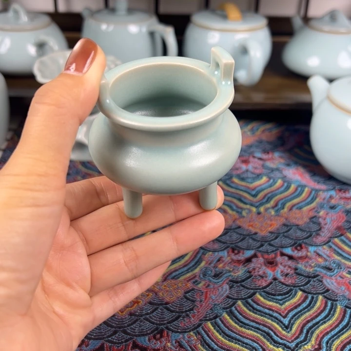 摆件仿古釉釉水小香炉微瑕