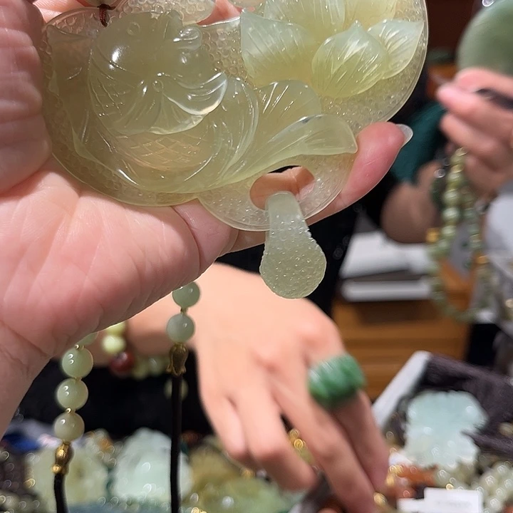 未镶嵌岫玉毛衣链