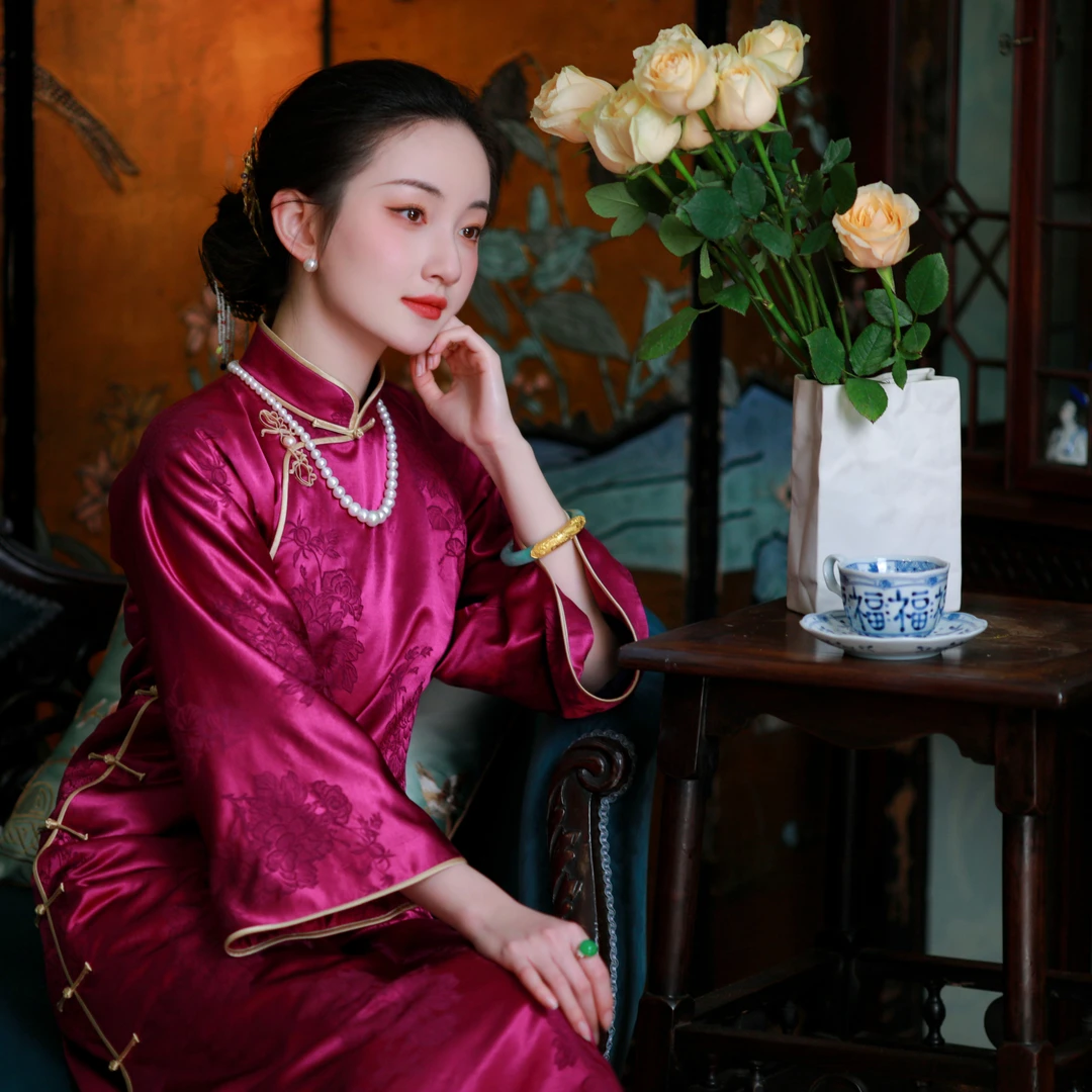 花颜如黛丨一城风絮丨丝毛提花缎民国风夹棉倒大袖优雅厚旗袍
