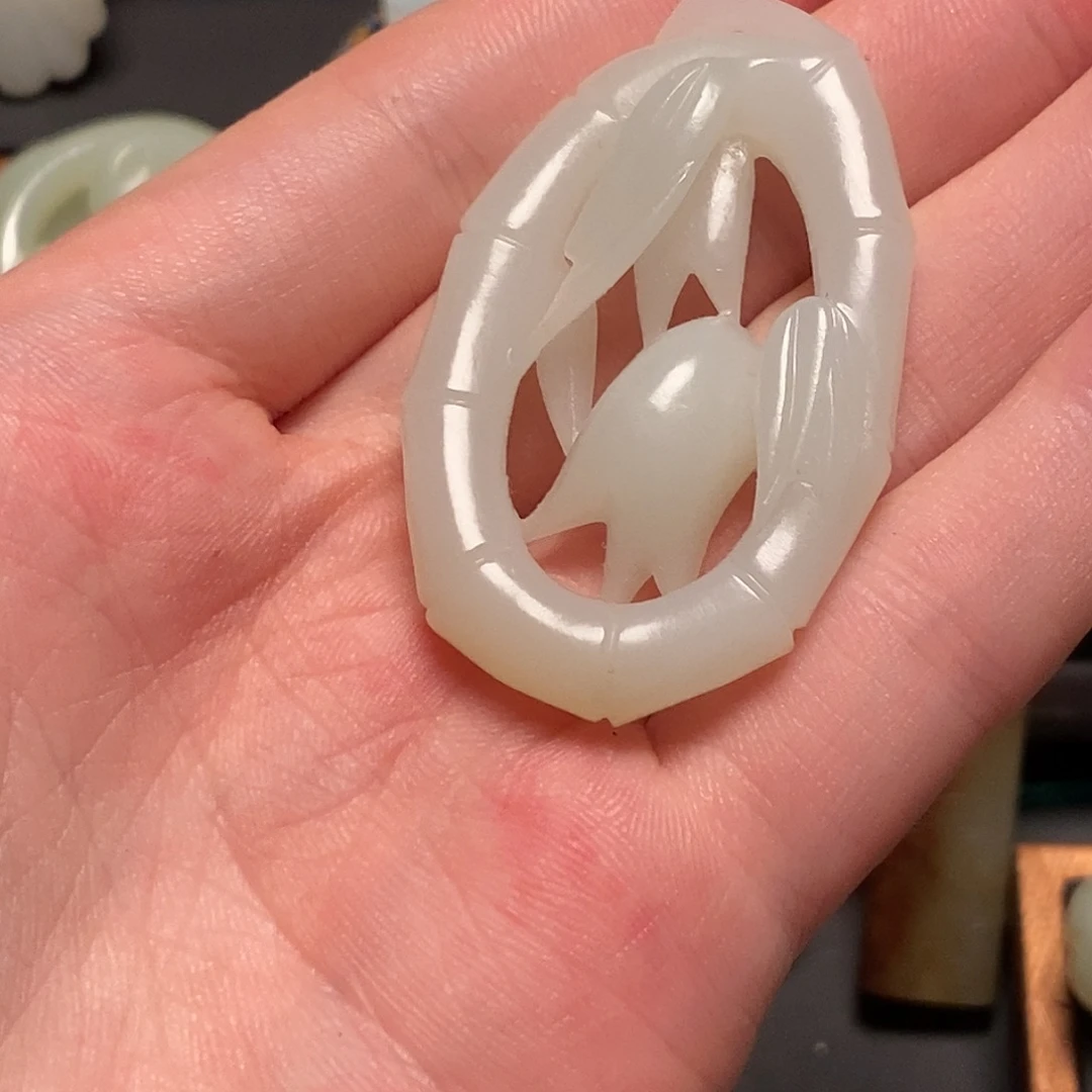 德***伟和田玉未镶嵌挂件