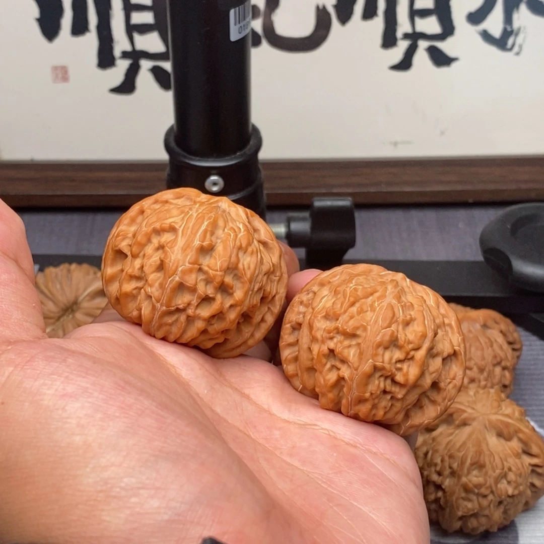 文玩核桃把件顶级燕山球型正磨44