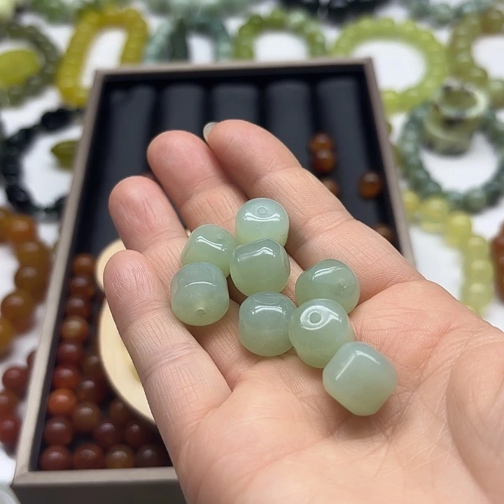 蛇纹石玉单珠8个未镶嵌告*