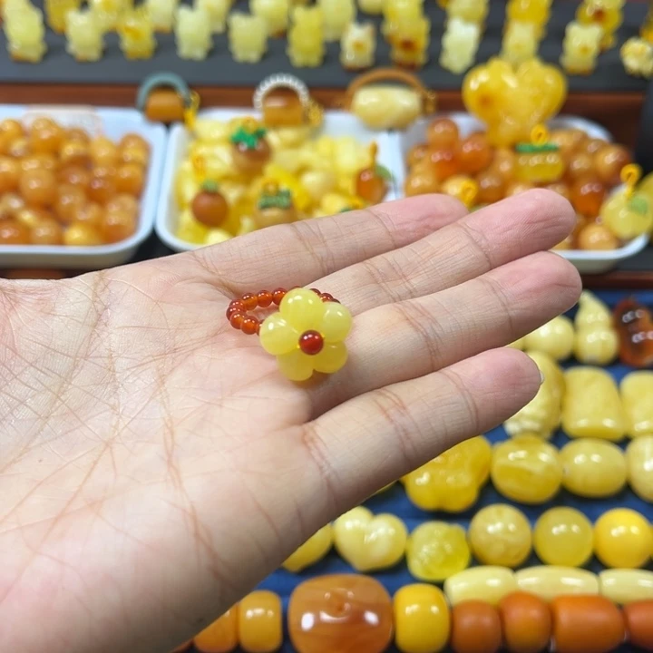 琥珀未镶嵌裸石五瓣花有钱花