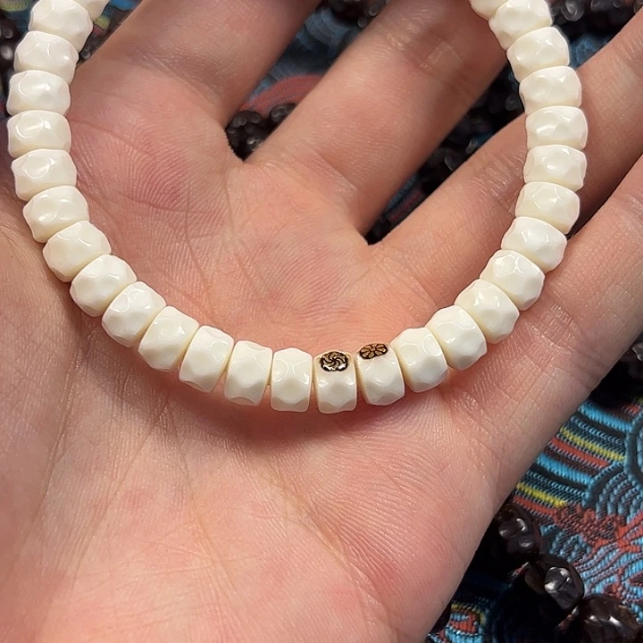 椰蒂吊坠记**注85药片驼骨无相手持50颗