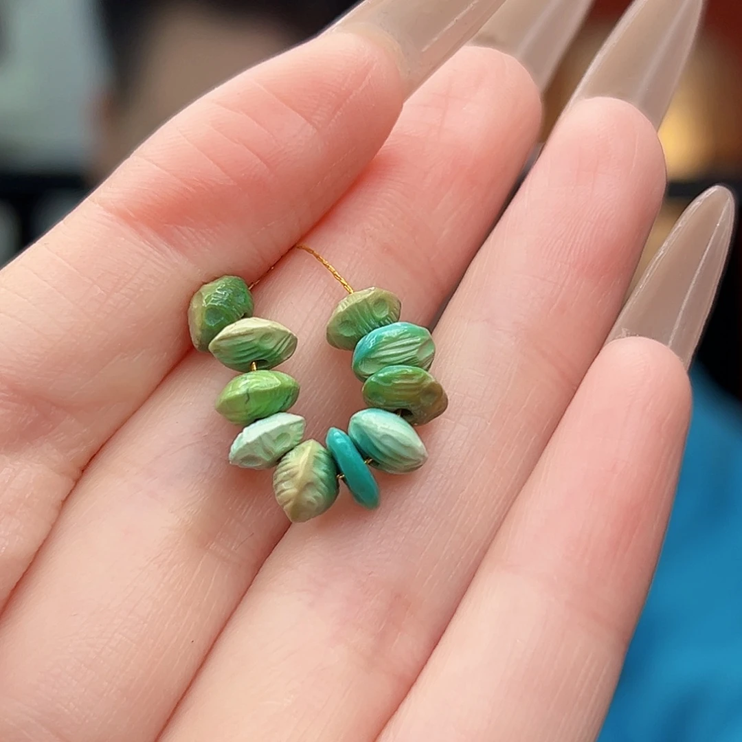 绿松石未镶嵌珠宝奇石