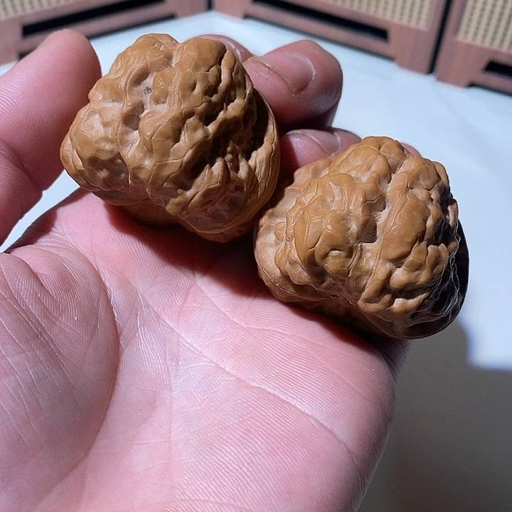 小***金精品文玩核桃蛤蟆头