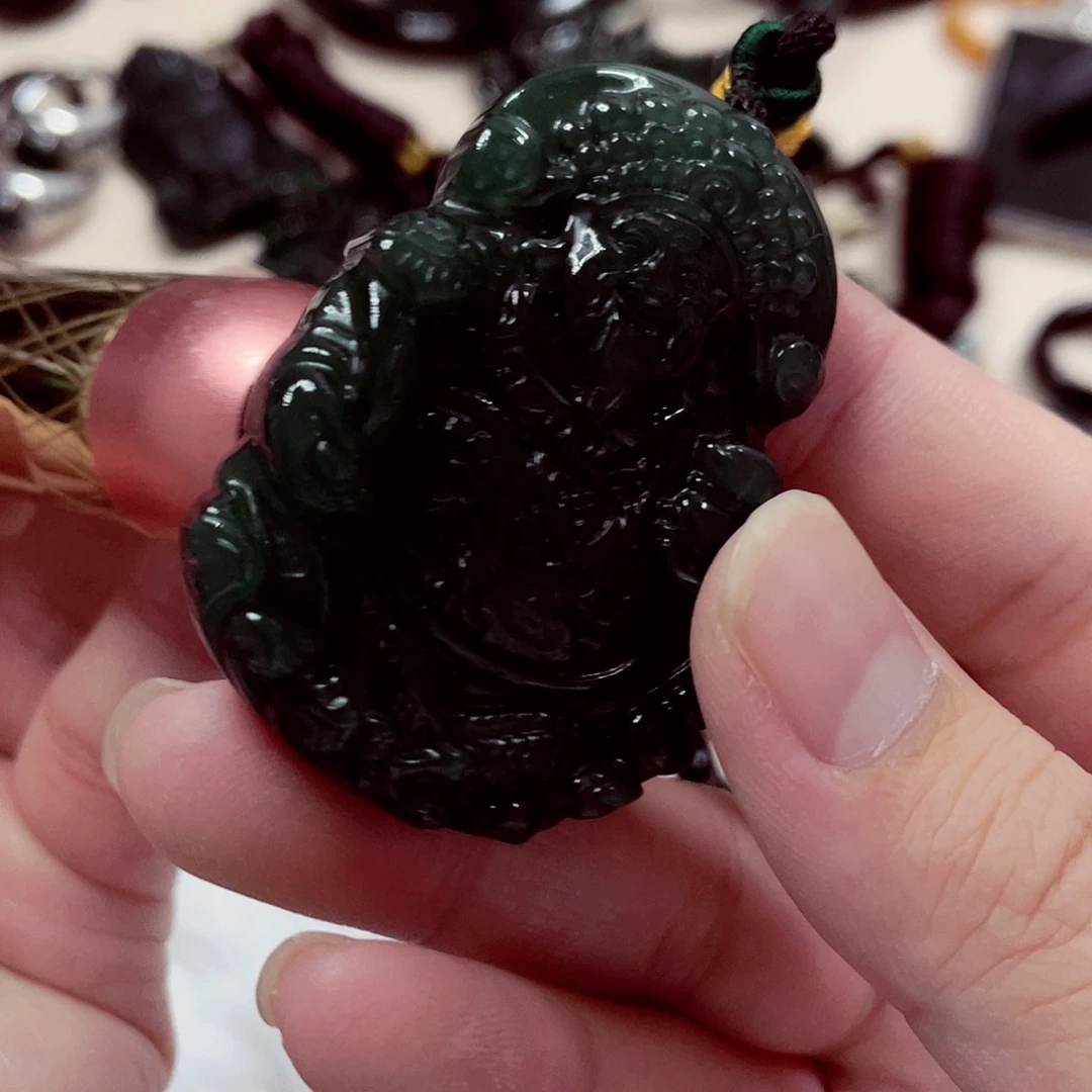 翡翠未镶嵌颈饰先鉴后发一物一证