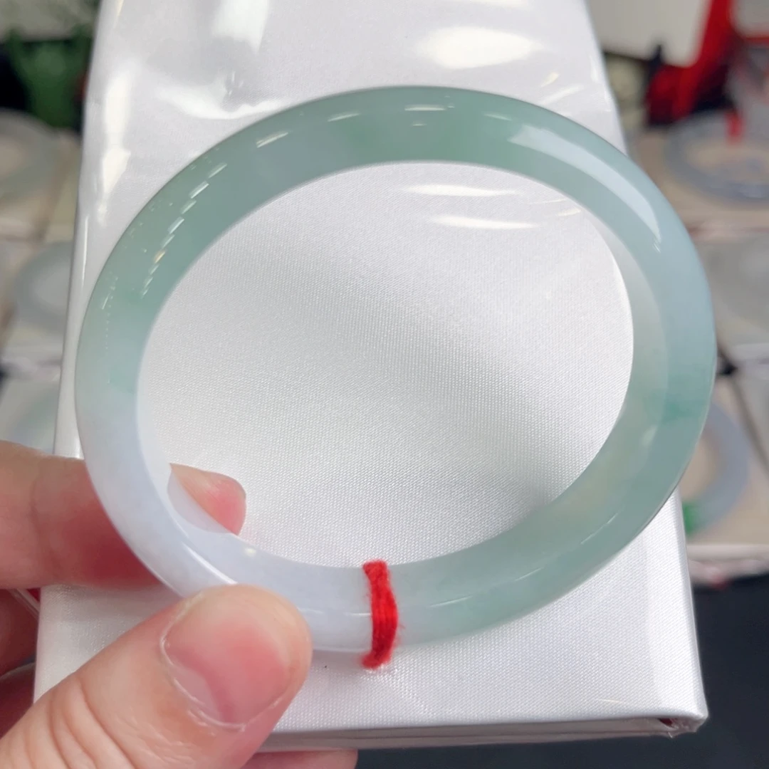 翡翠未镶嵌手镯54.2贵