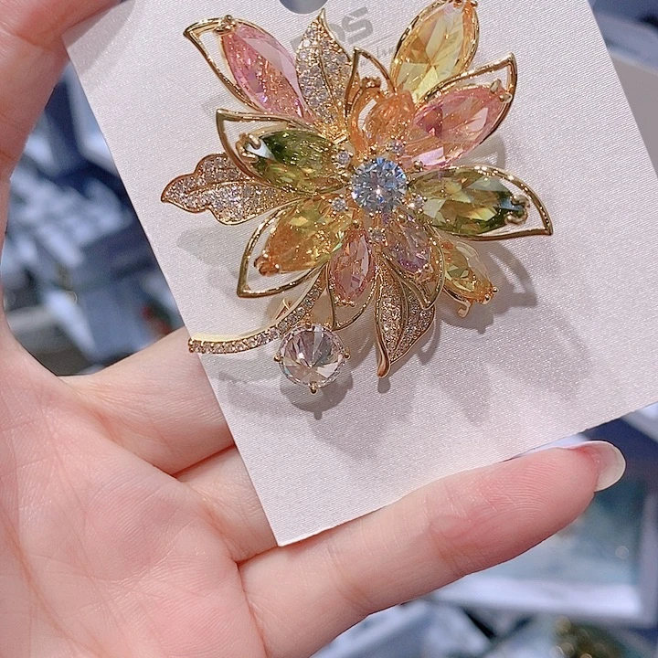 锆石铜合金彩色花朵胸针