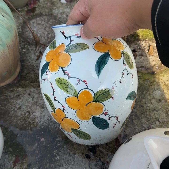 微瑕景德镇手工花瓶