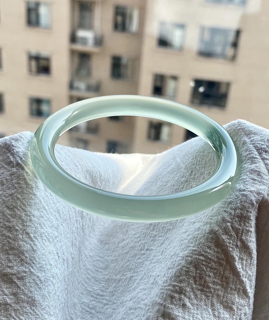 卡8➕圆晴水绿梅子青青青山黛玛瑙玉髓手镯果绿有深有浅多样性发货