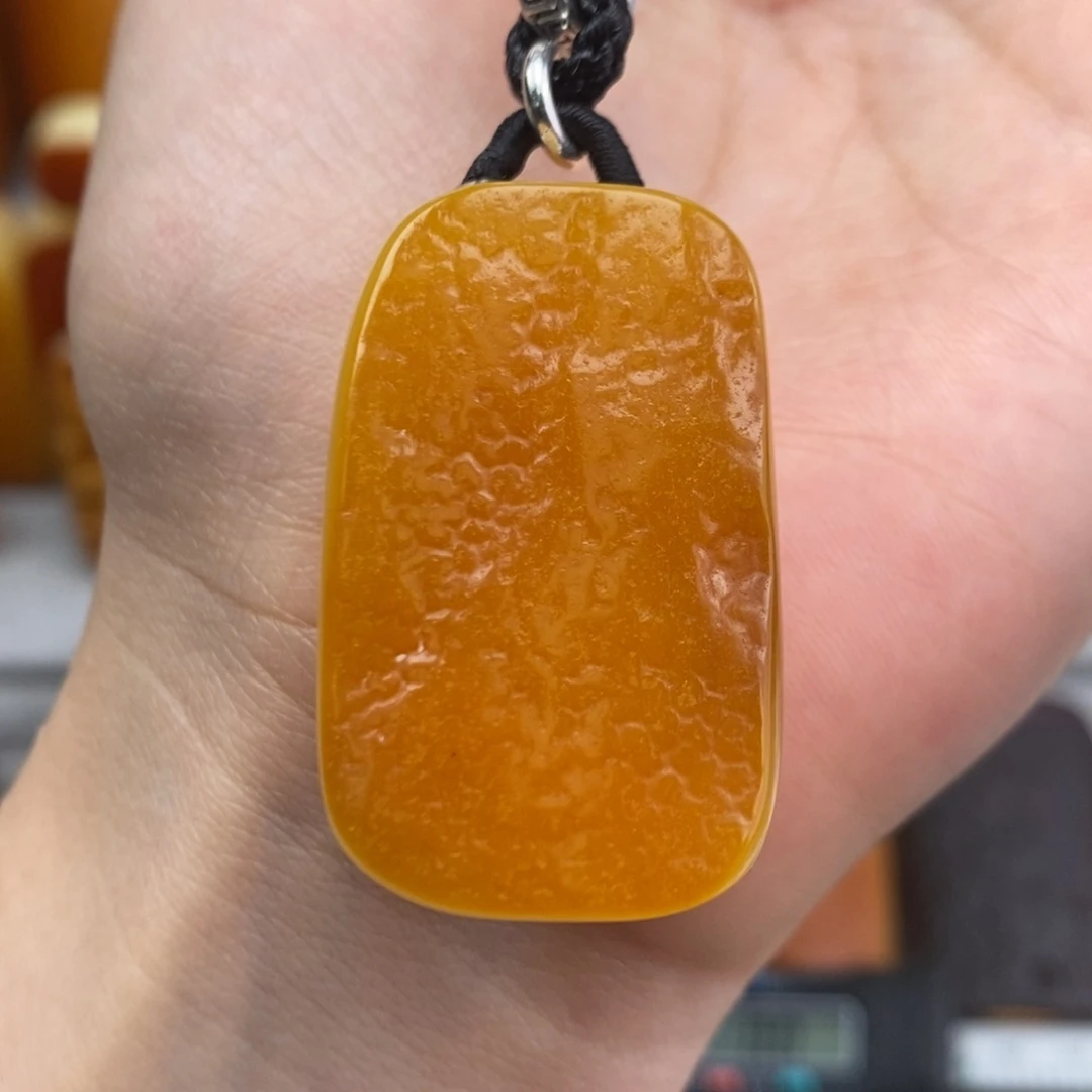 琥珀吊坠(赠链)未镶嵌