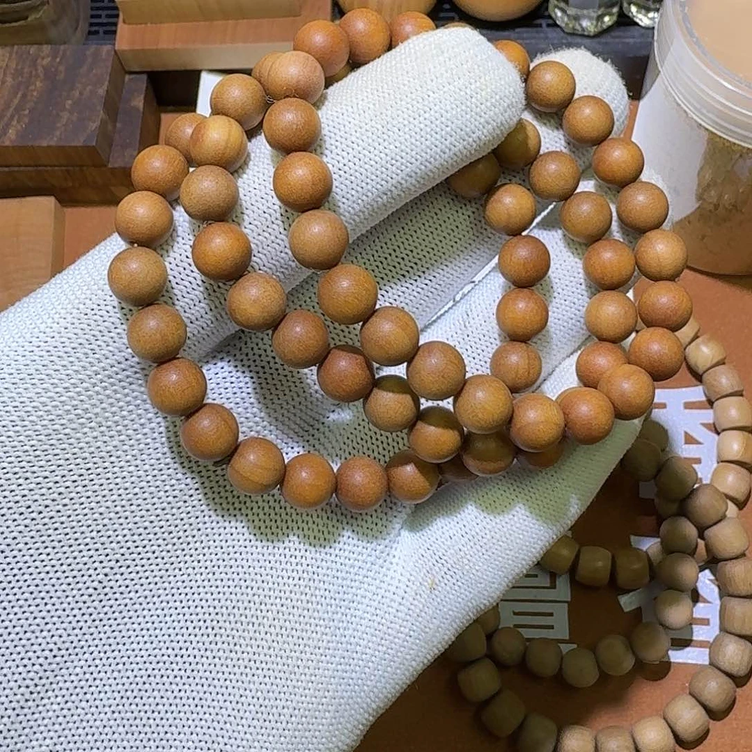 檀香木0.8×23颗红肉顺纹单圈