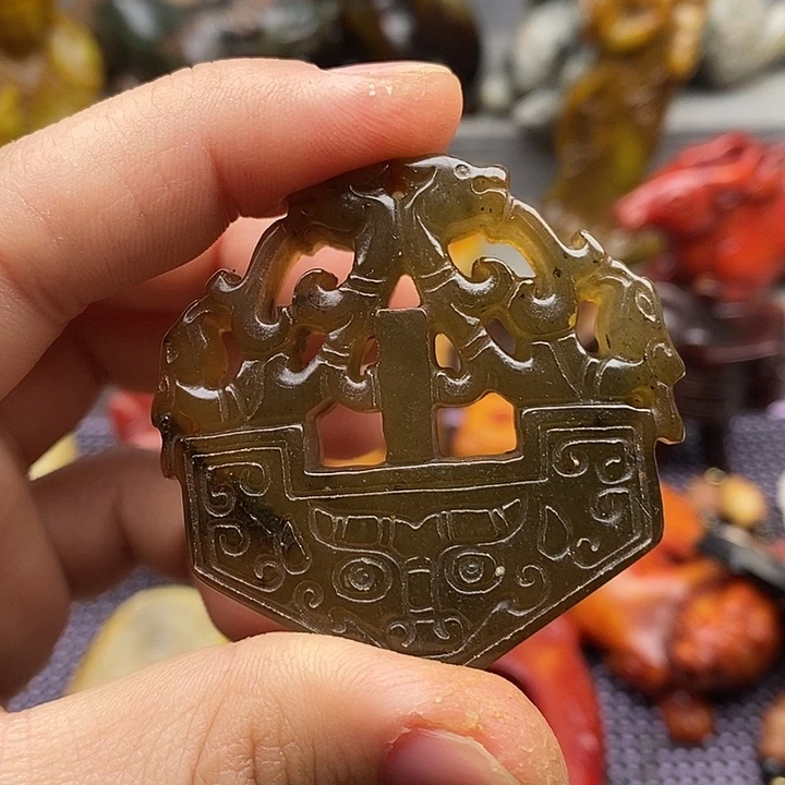 未镶嵌蛇纹石玉颈饰