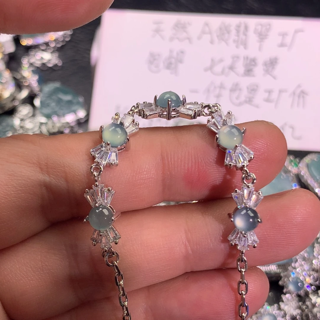 翡翠颈饰未镶嵌手链
