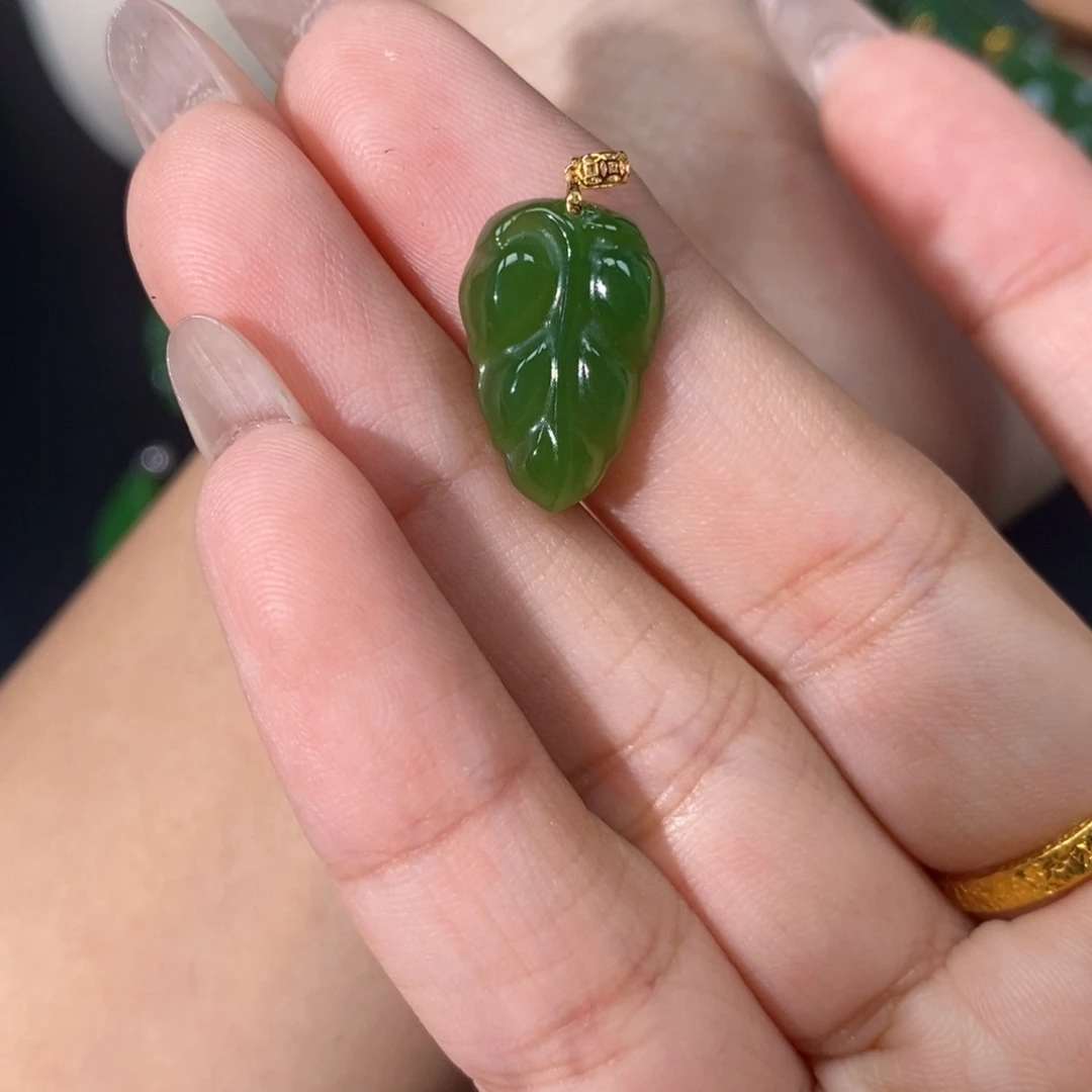 和田玉（碧玉）18K金镶嵌吊坠(赠链)雨**虹