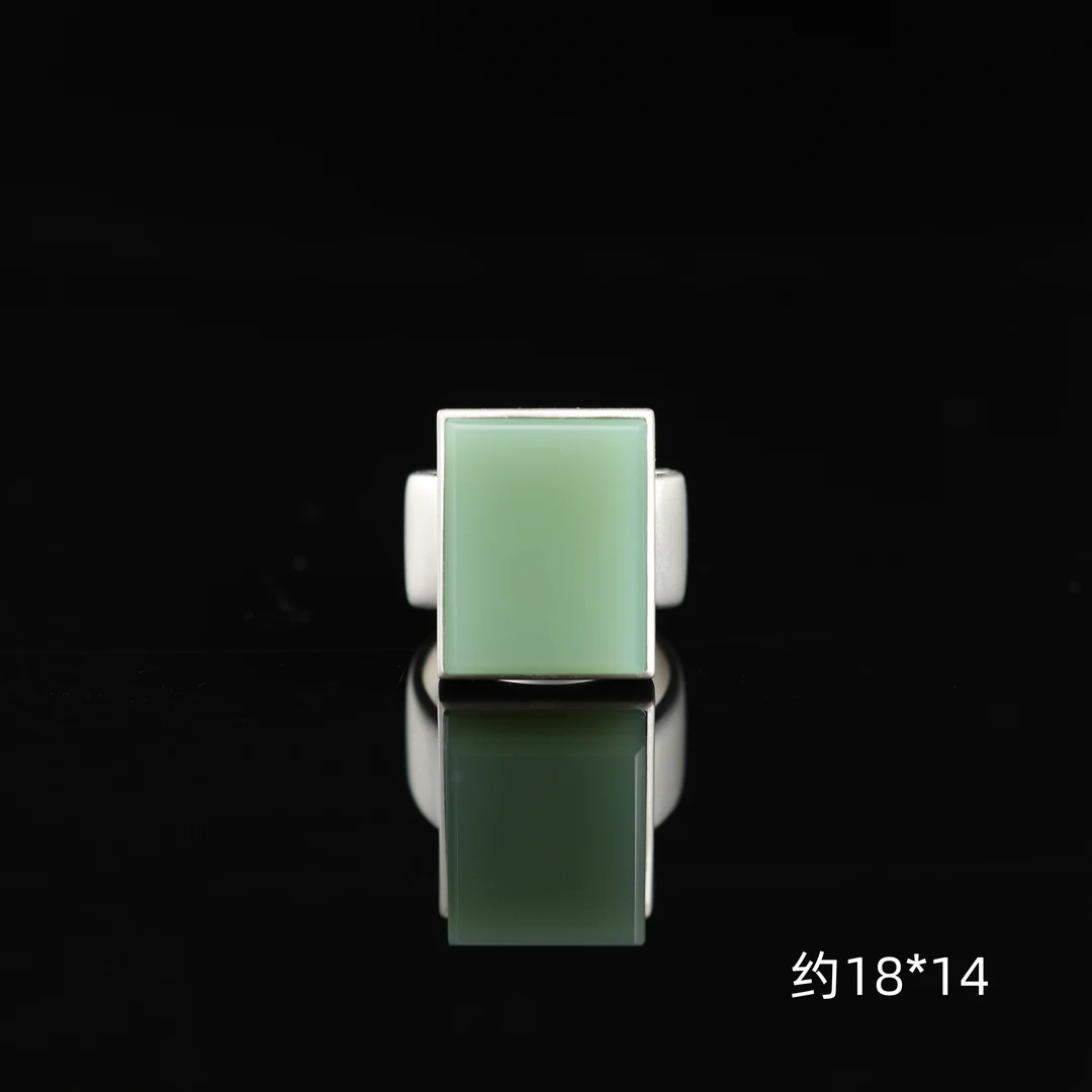 本真 | ”揭谛”严选精品和田玉高色粉青大蛋面银饰方戒