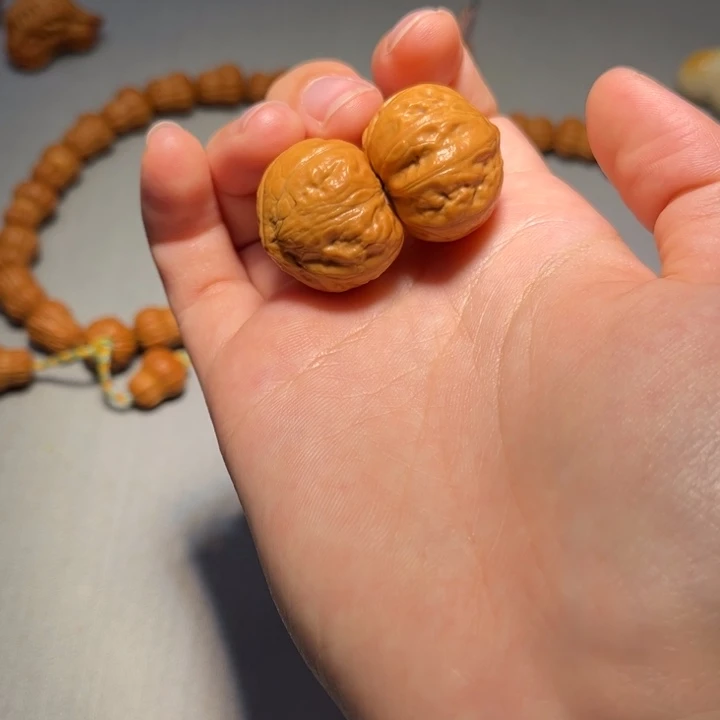 把件文玩核桃屁桃300