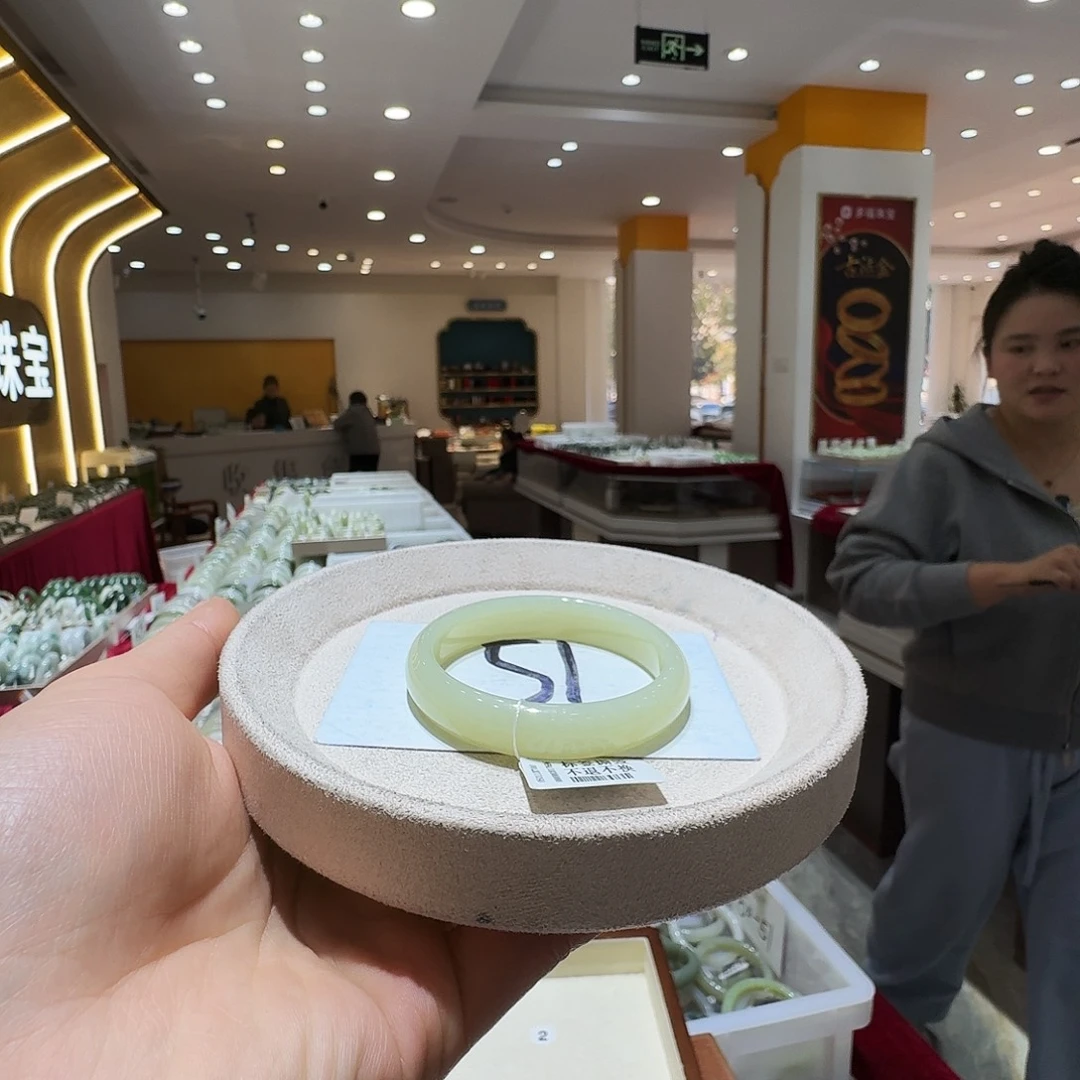 和田玉未镶嵌手镯117