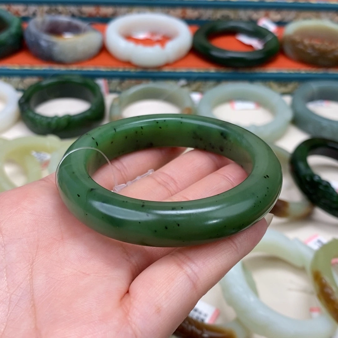 和田玉手镯未镶嵌囡*52.5