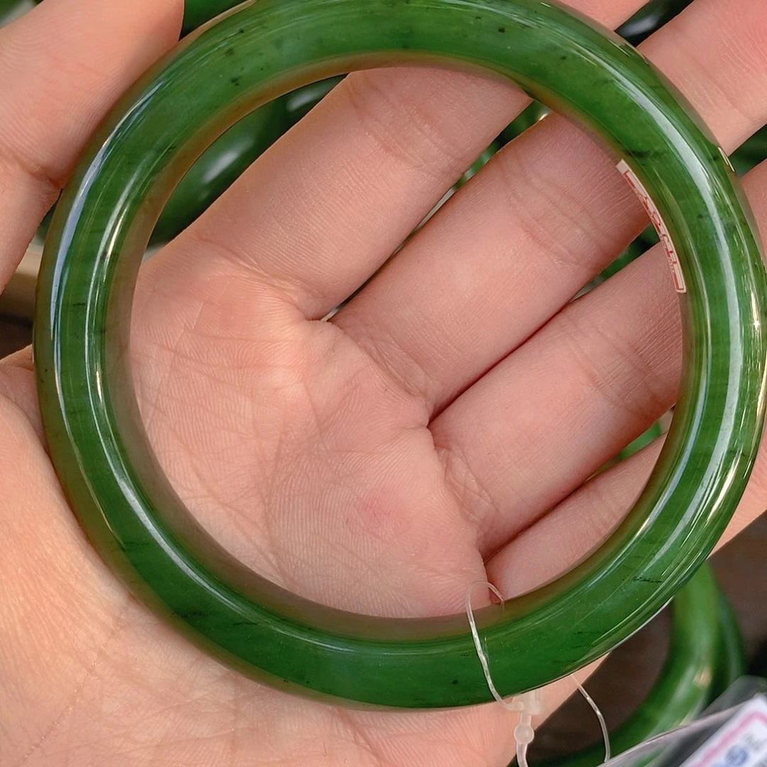 u***i和田玉（碧玉）未镶嵌手链