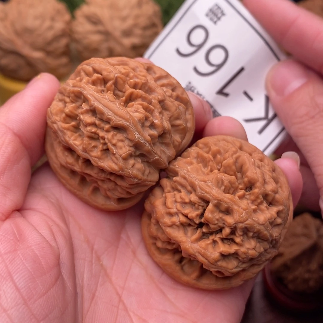 把件桃核粗筋42…..