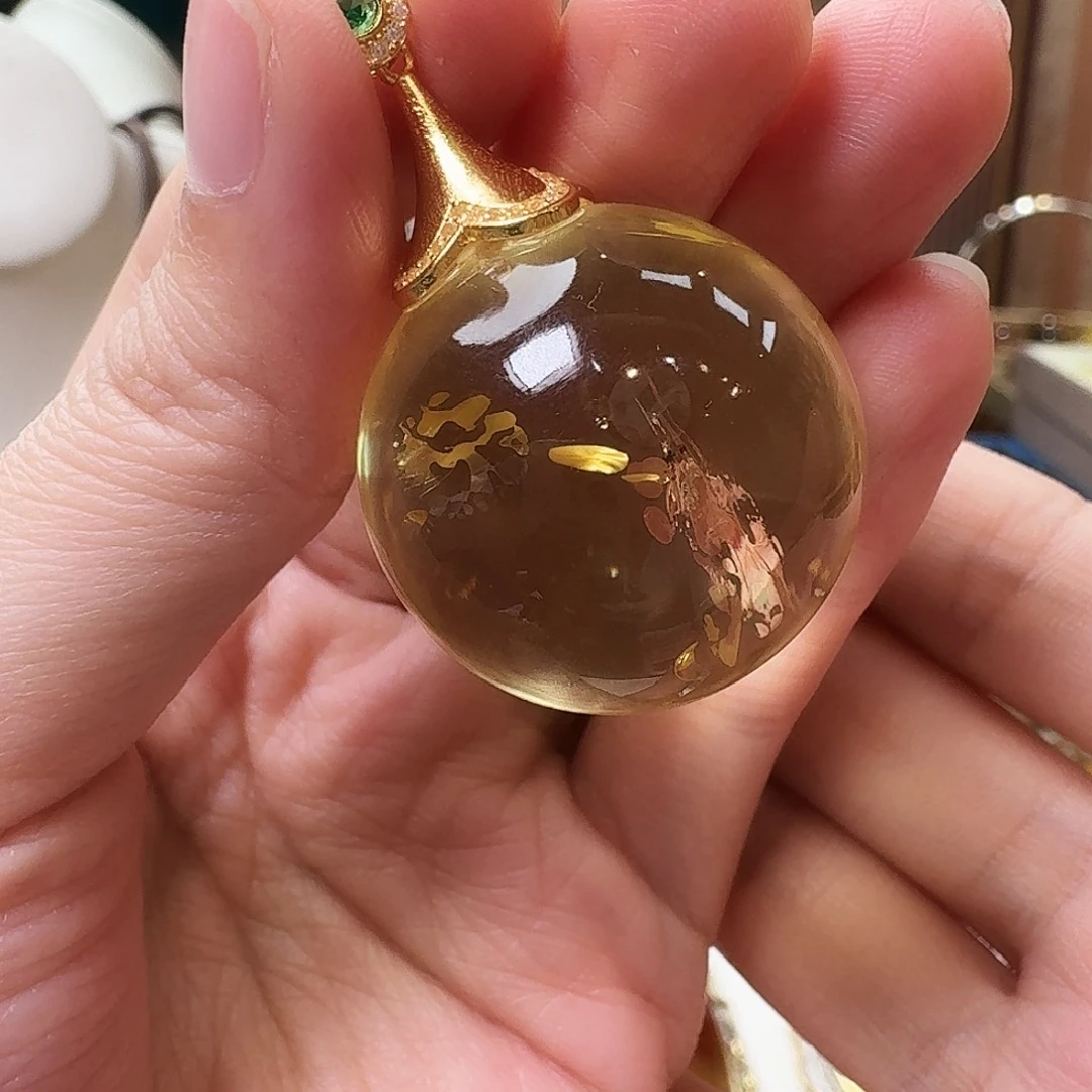 琥珀未镶嵌颈饰吊坠