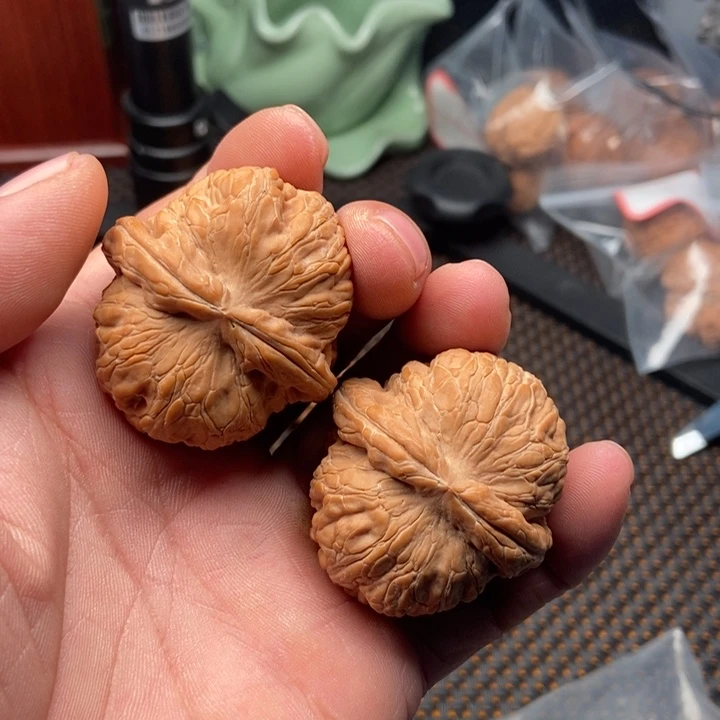 文玩核桃吊坠43元宝