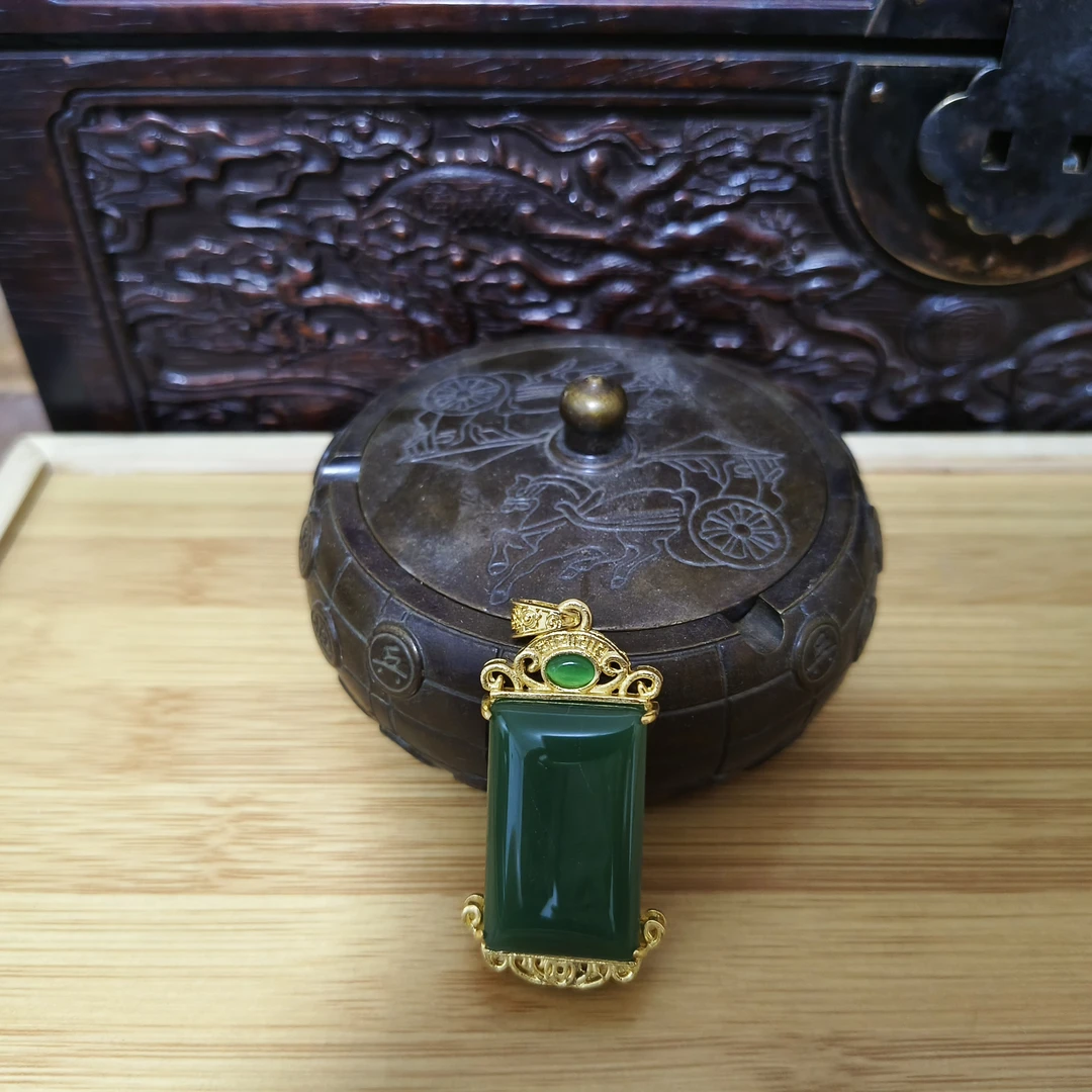 家居饰品现代工艺品DZ05精美摆件当代复古摆件精雕黄色镶嵌吊坠