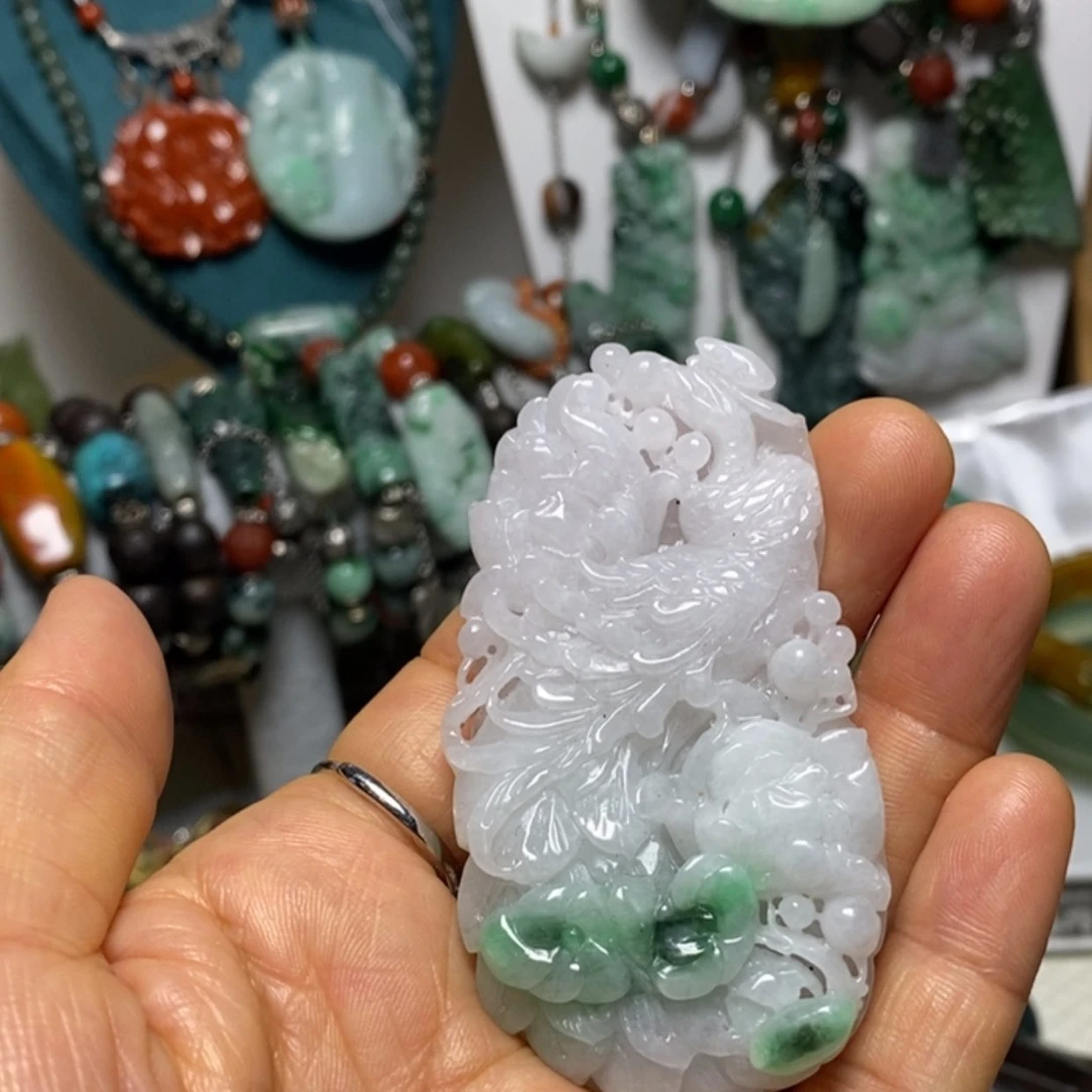 【闪购商品】翡翠吊坠(赠链)未镶嵌