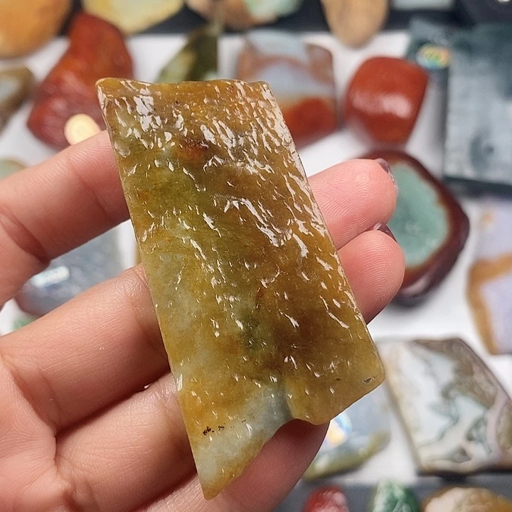 颈饰未镶嵌翡翠天然