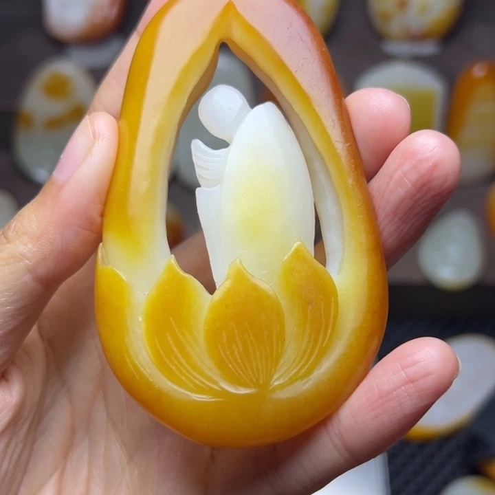 和田玉未镶嵌颈饰